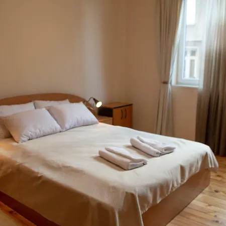 Top Center Cosy *